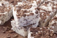Crunchy White Chocolate Cocoa Pebbles Fudge