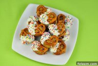 White Chocolate Biscoff Pretzel Clusters