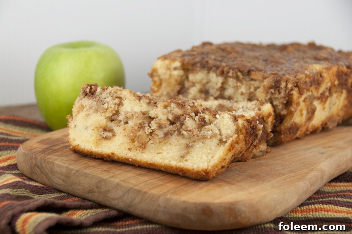 Cinnamon Apple Pie Bread Recipe. Apple Pie in a loaf form. Perfect for fall.