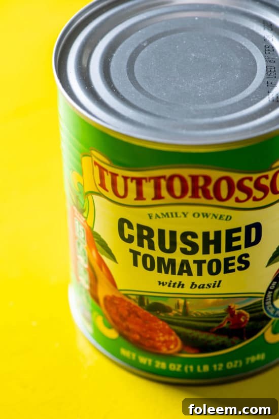 Can of crushed tomatoes with basil.