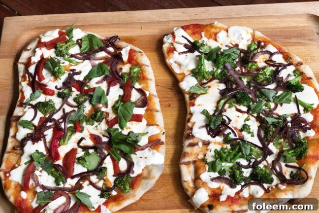 Grilled Pizzas / Katie Workman / themom100.com