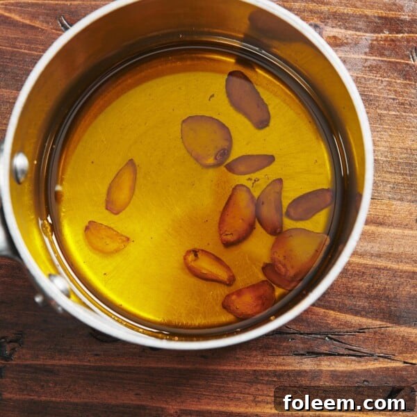 How to Make Garlic Oil